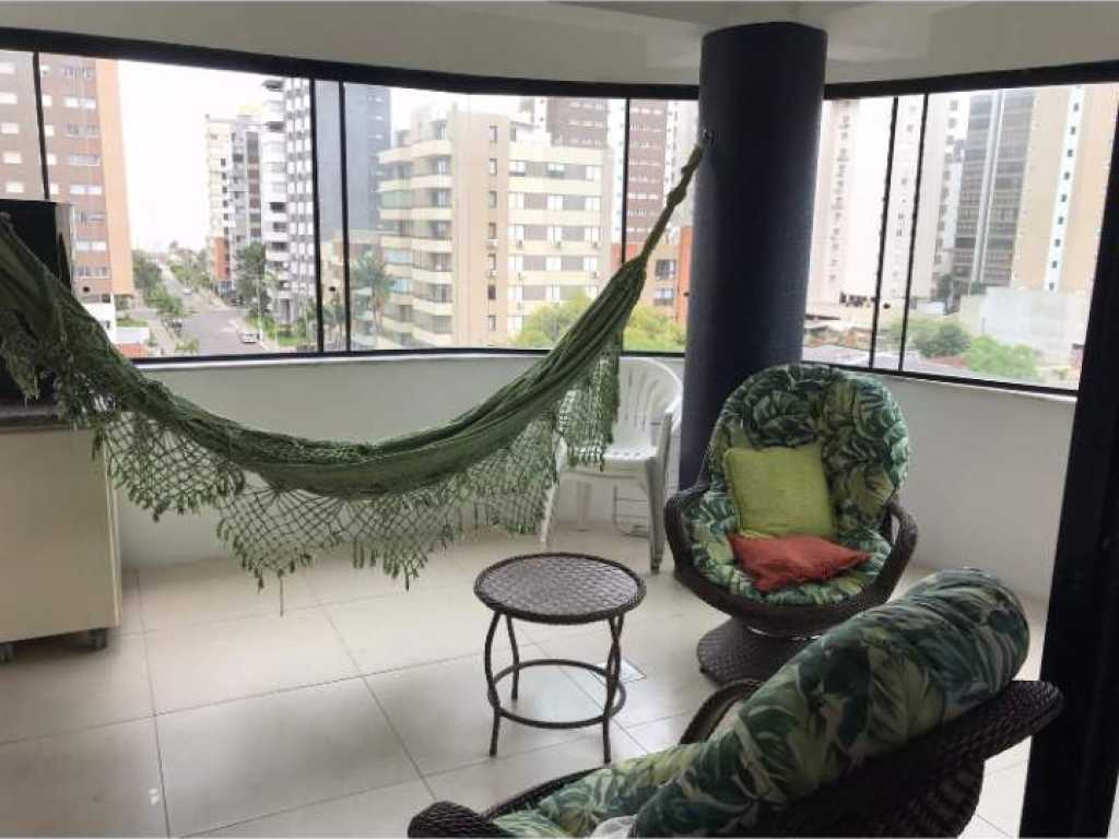 Alugo apartamento em Torres