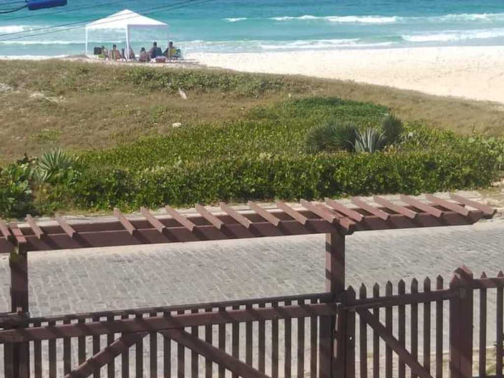 Casa de frente para a Praia do Foguete, Cabo Frio RJ