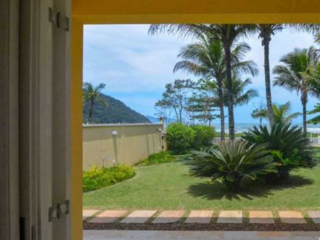 Casa na Beira da Praia com 6 Suites