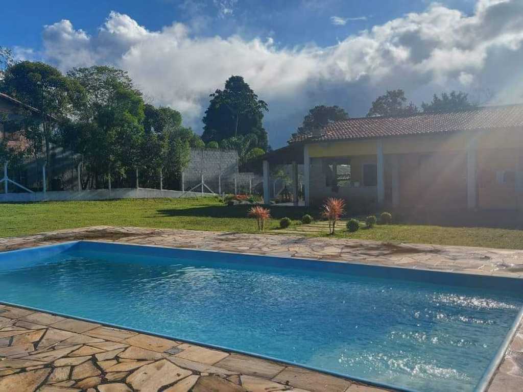 Chácara completa com piscina, churrasqueira e uma vista incrível!