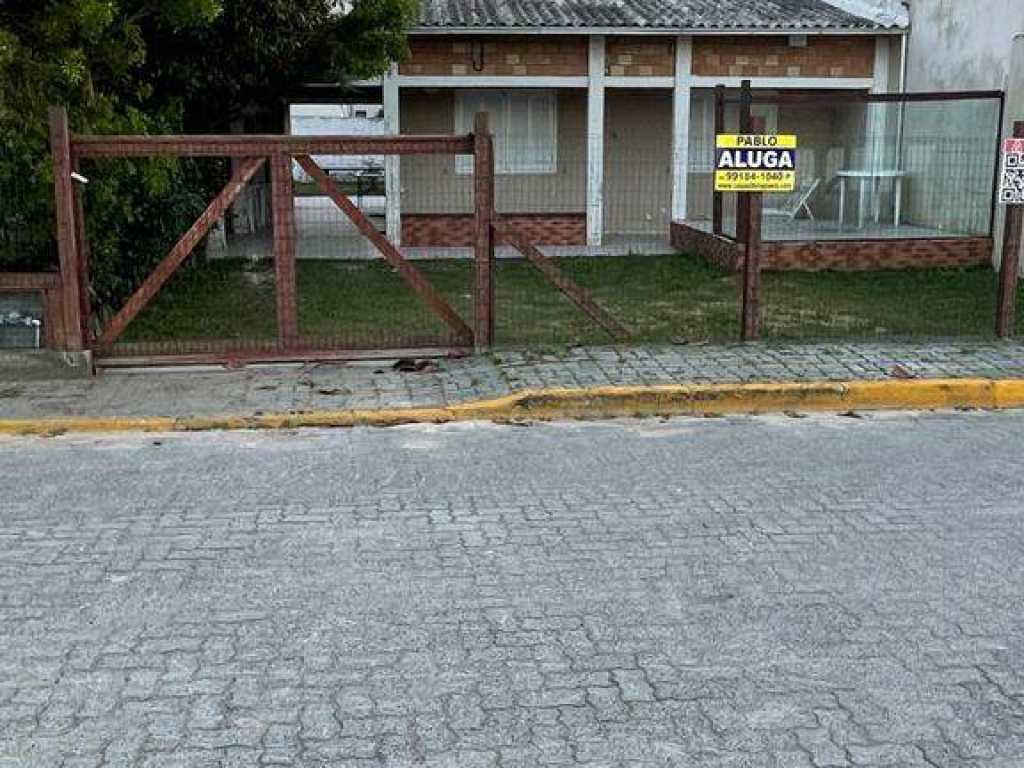 Casa na Barra de Ibiraquera Pé na Areia.