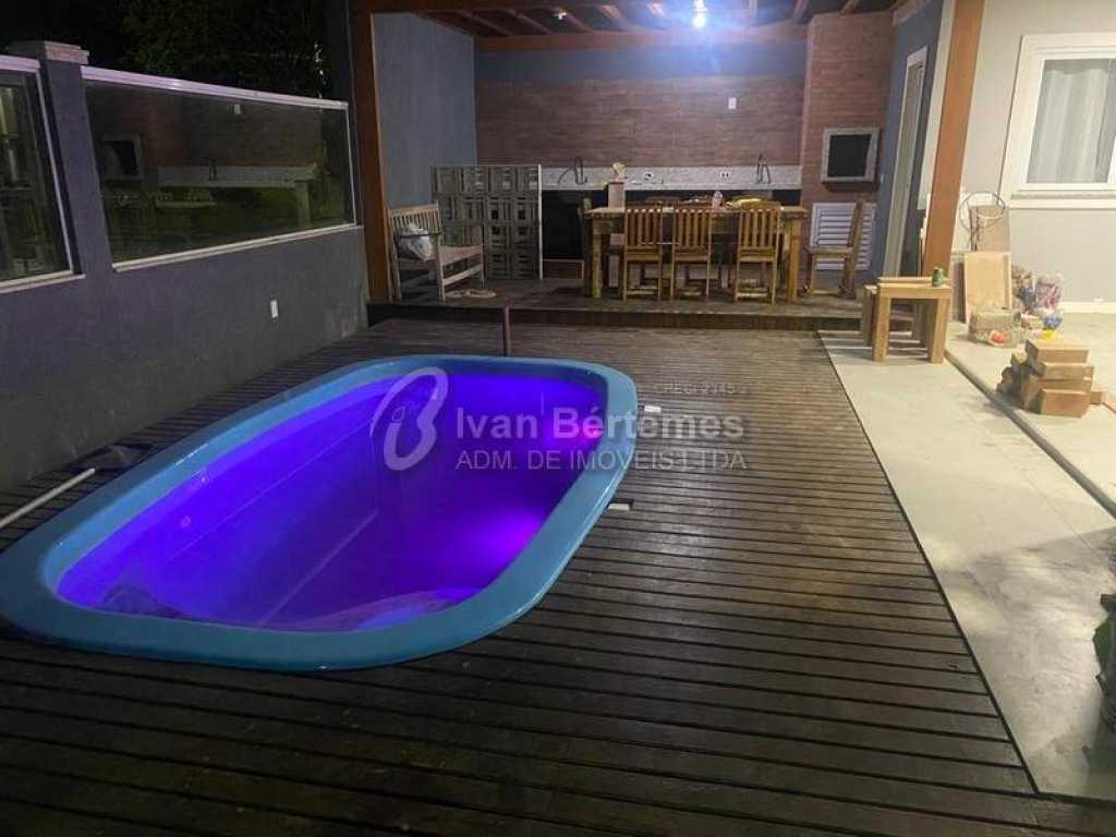 SOBRADO 1 - LOCALIZADO À 700 METROS DA PRAIA DE MARISCAL COM PISCINA E ESPAÇO GOURMET