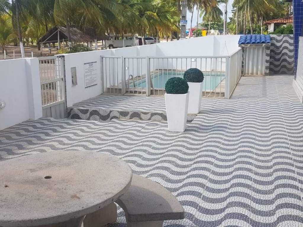 Apartamento térreo na orla de Maragogi, em frente ao mar.