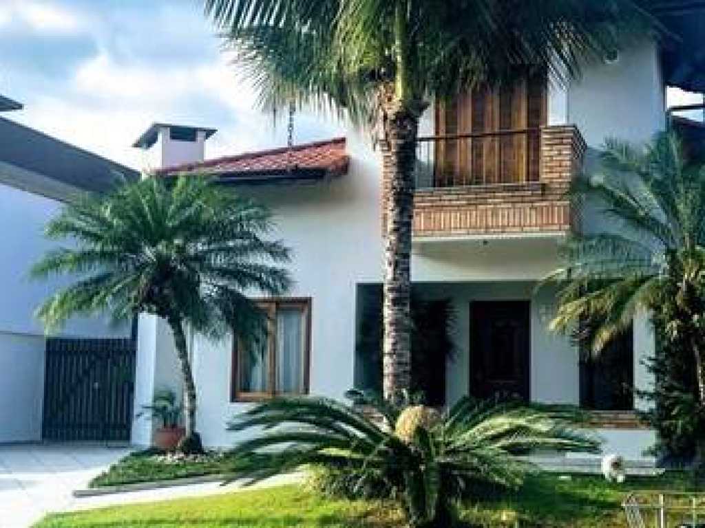 Linda Casa - Condomínio fechado em Bertioga para alugar por temporada