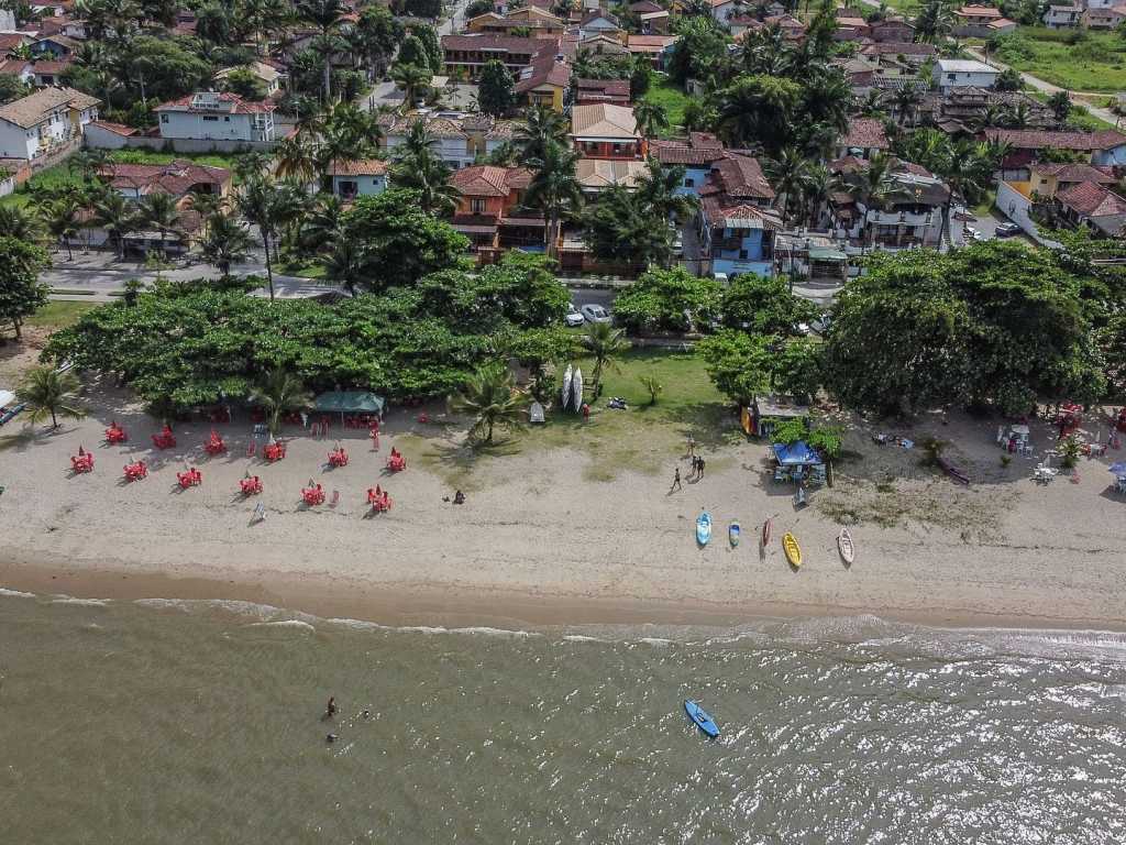 Sapeca - Novo Flat c/ Piscina, 50mts da praia, churrasqueira privativa, ar con, wi-fi, netflix, garagem