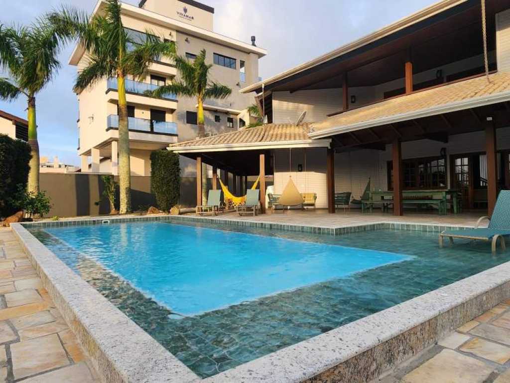 Casa Diamante 7 suítes, 30 pessoas, piscina aquecida, a 50m do mar