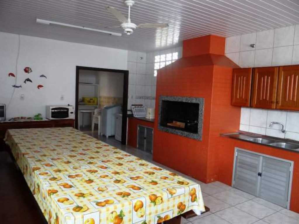 Casa 5 quartos com ar a 30 mts da praia - Centro