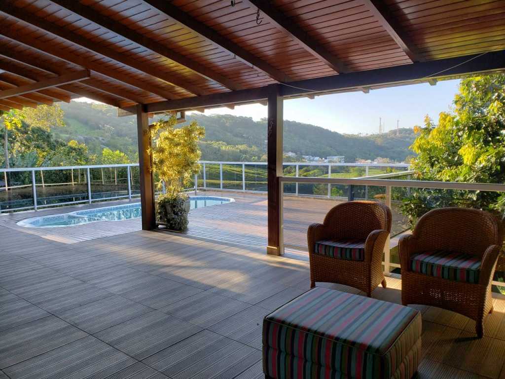 Linda casa com piscina para férias