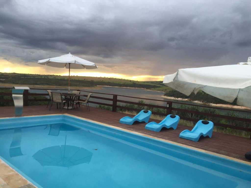 Rancho de Marina localizado na Ilha em Capitólio-MG