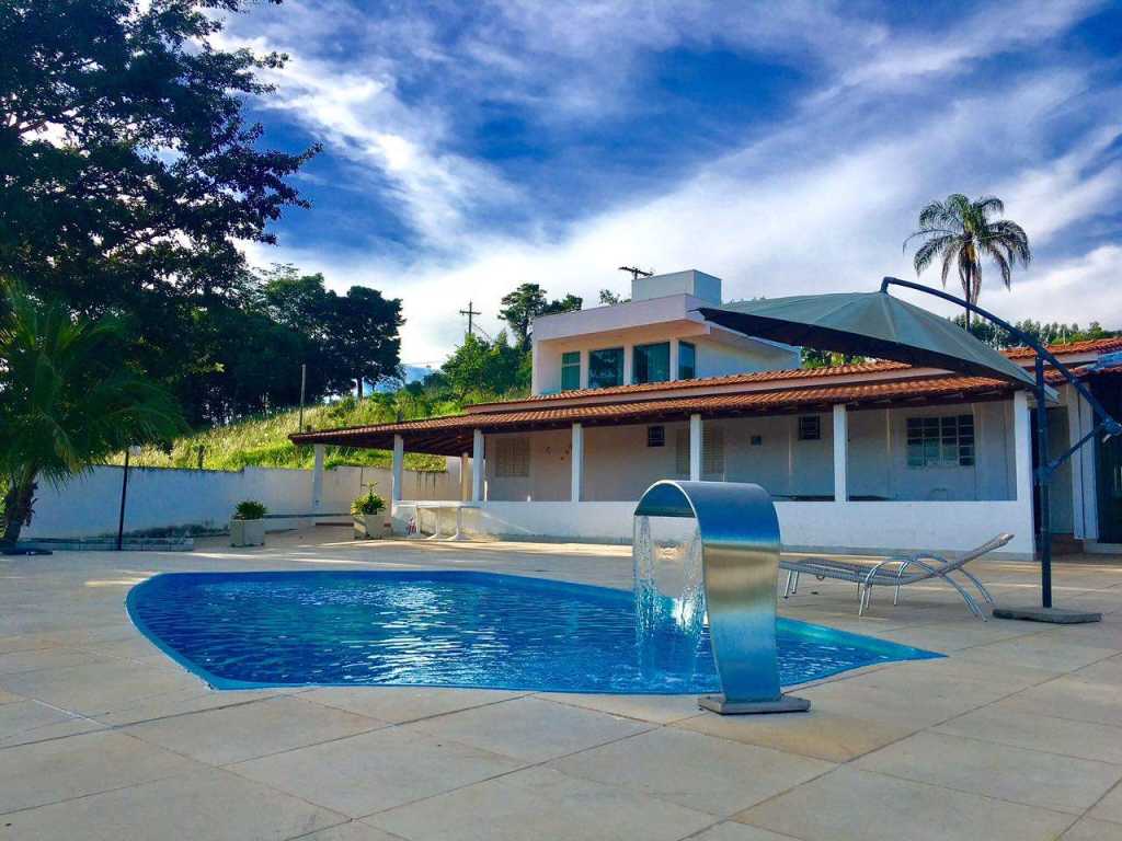 Beautiful house with beautiful view to the Furnas Lake super spacious - Capitólio - MG