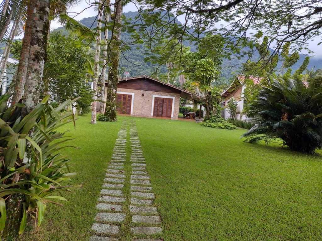 Linda Casa de frente ao mar em Ubatuba