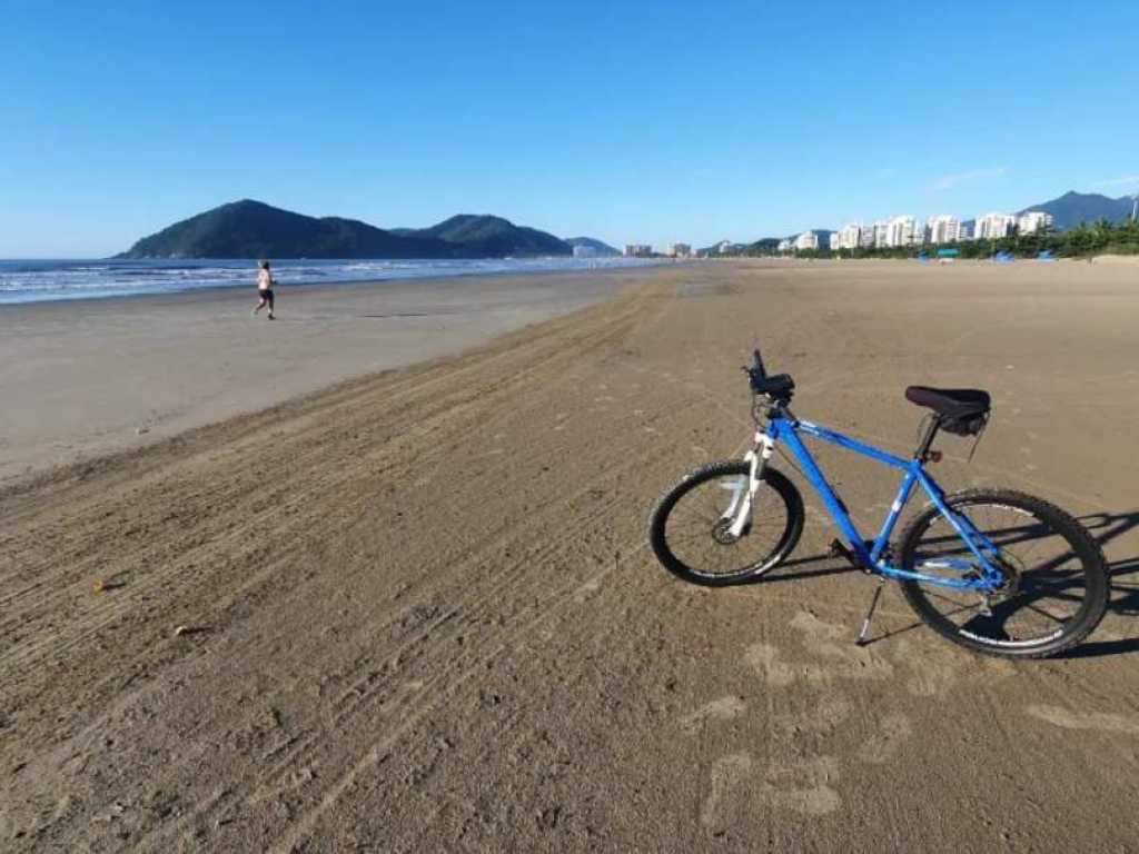 Encantador apartamento térreo, pé na areia mesmo, na praia de Maitinga - Bertioga