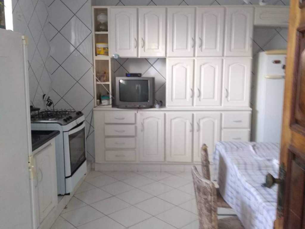 Quarto individual zona 5 Maringá banheiro compartilhado