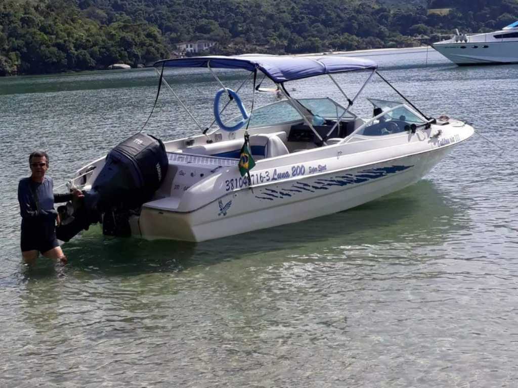 Incrível passeio de Lancha em Angra, para 8 pessoas, 6 hs,  1000,00