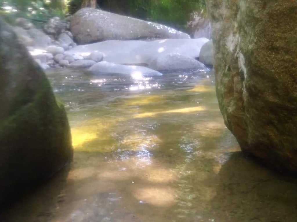 Sítio Pousada em Guapimirim/RJ, vista das montanhas e acesso a rio.