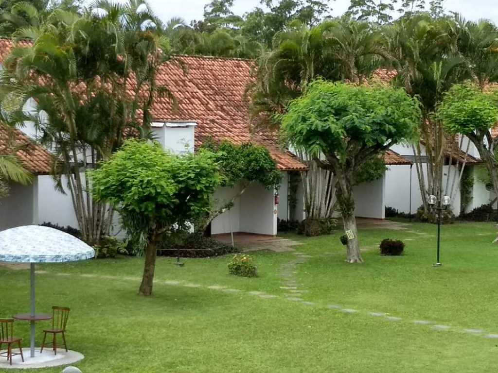 FLORIPA - Chalés completos para 8 pessoas. Serviço limpeza, roupas de cama/banho. Não cobramos taxa de Limpeza