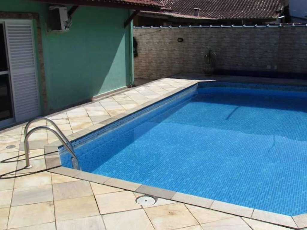 Casa c/ Piscina na praia da Mococa com Wifi