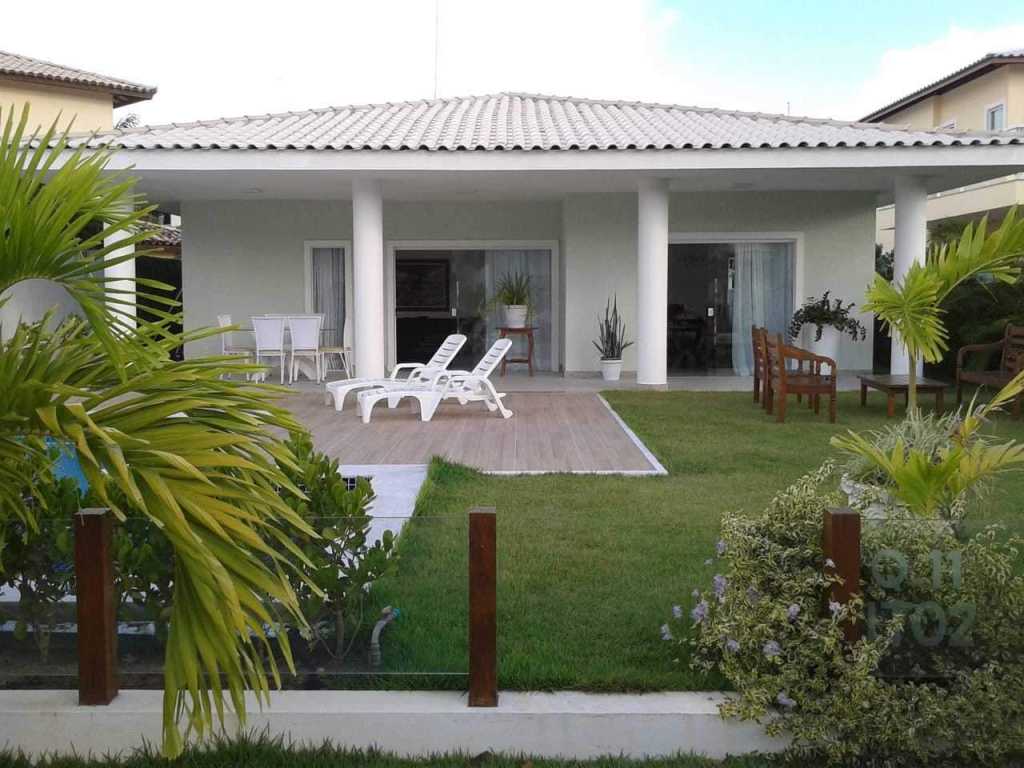 Temporada - Casa Nova térrea - 3 Suites com ar - Piscina e Churrasqueira