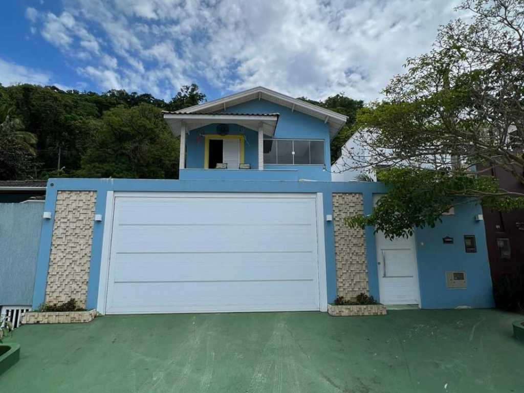 CASA LUZ NA PRAIA DE BAREQUEÇABA