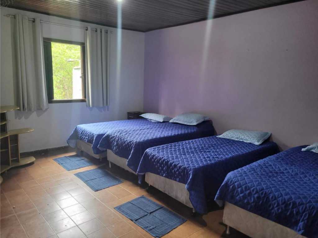Comfortable 3 bedroom house Ubatuba gated community 90 mts sea