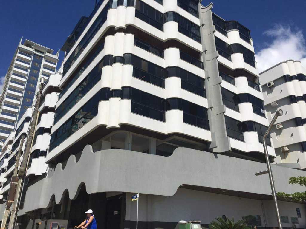 Apartamento 3 quartos com ar na quadra do mar ao Banco do Brasil