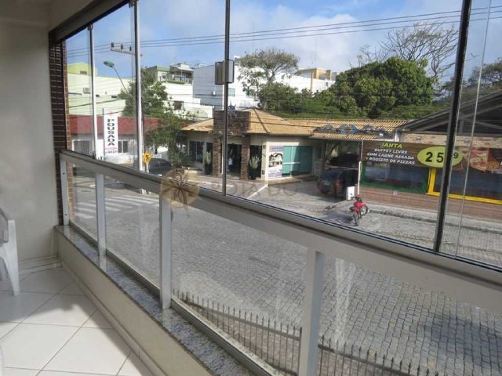 Cód 269 - Ótimo apartamento na quadra do mar em Bombinhas.