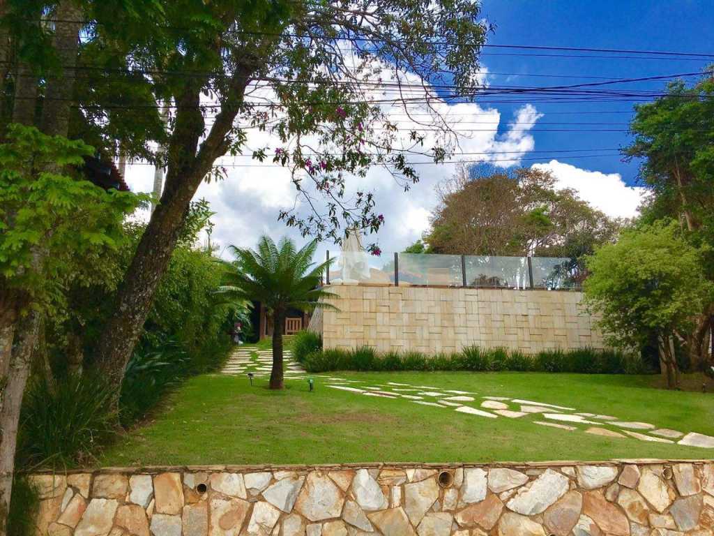 Casa localizada na Avenida dos Veleiros2355, em Escarpas do Lago