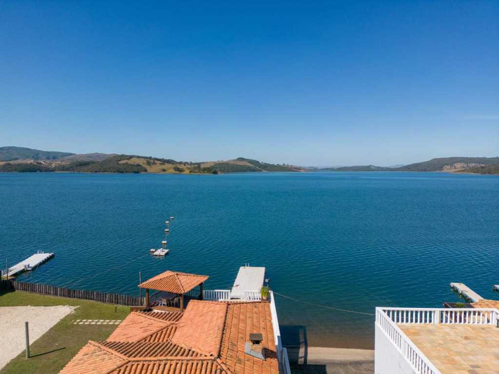 Casa na Beira do lago de Escarpas em Capitólio c/5 suítes e 2 Demi suítes