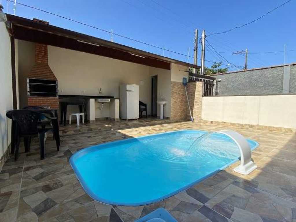 Para 10 pessoas -piscina privativa- ar cond.-Wifi - 2 DORM.- 450 m praia (casa 1)