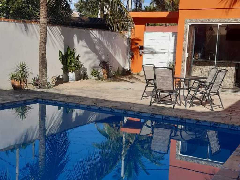 LINDA CASA DUPLEX BEM LOCALIZADA ENTRE GERIBÁ E FERRADURA- SUPER ACONCHEGANTE - 4 suítes com ares condicionados, piscinas, ampla área