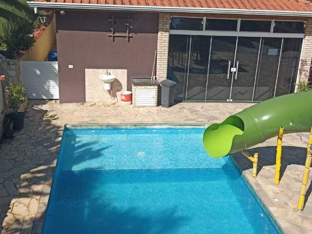 Promoção férias chácara com Piscina climatizada e tobogã