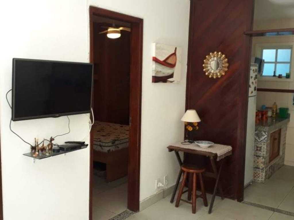 CASA EM CONDOMÍNIO COM 01 QUARTO PARA 5 PESSOAS PRAIA GRANDE