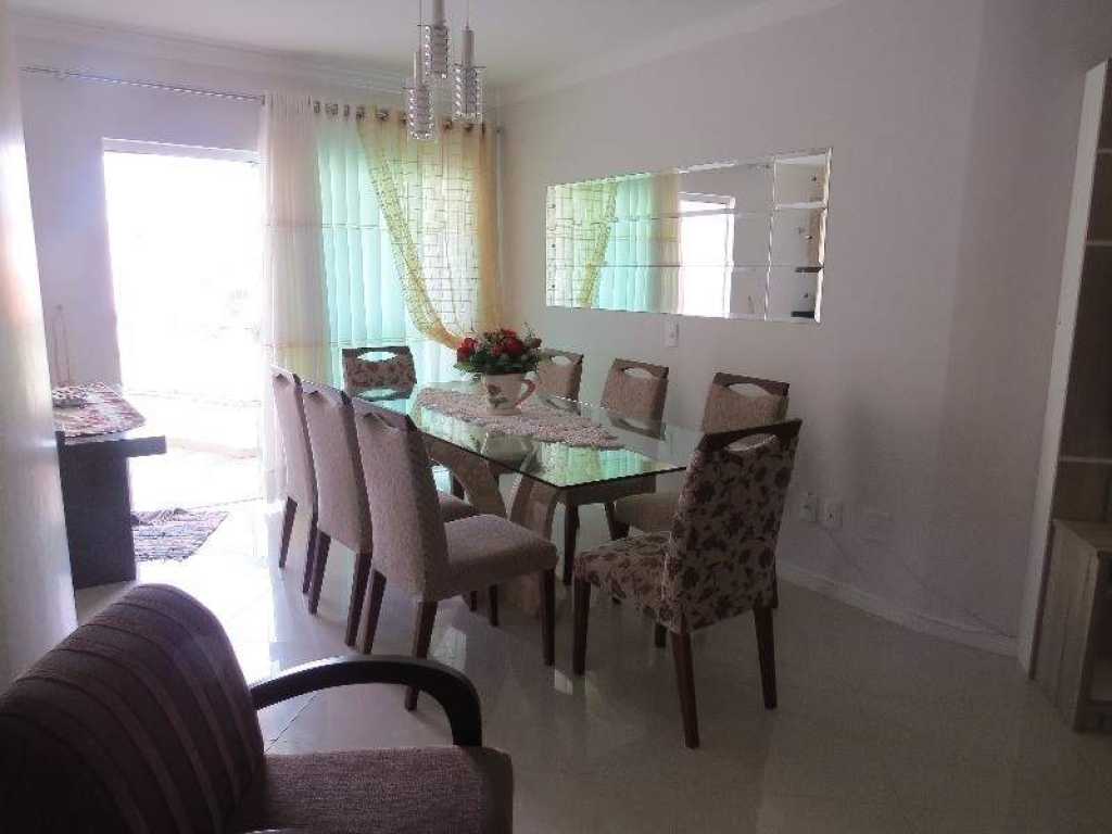 3 BEDROOM APARTMENT IN BOMBINHAS (BOMBAS BEACH) cod 202 - 100 METERS FROM THE BEACH FOR 10 PEOPLE