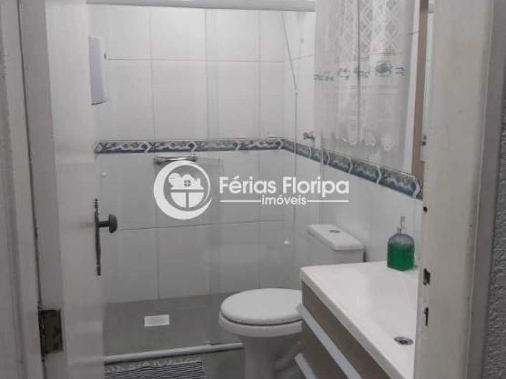 Casa com 6 quartos com piscina Churrasqueira Mesa de Sinuca e Pebolim - REF 366