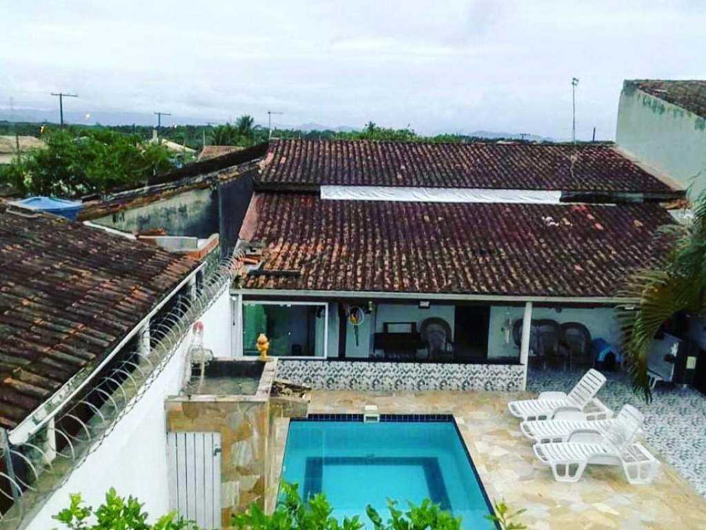 Linda casa com piscina