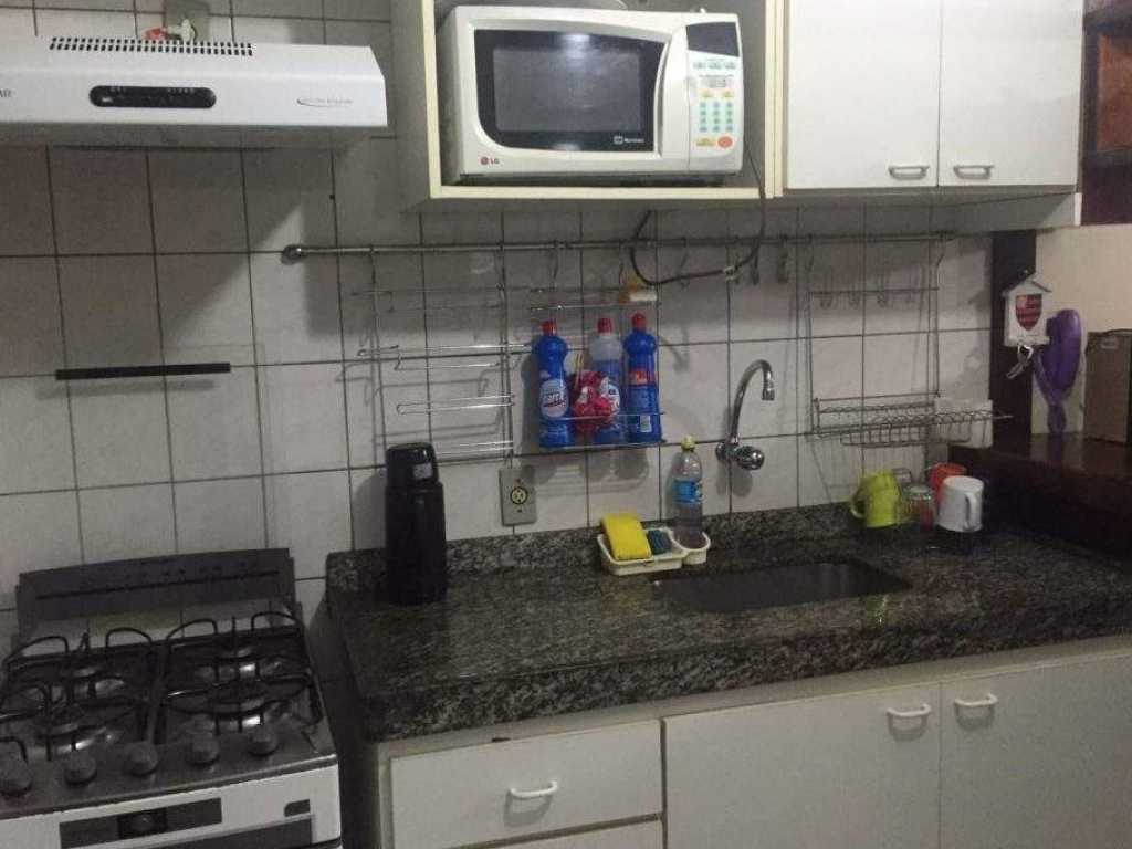 CASA EM CONDOMÍNIO COM ACOMODAÇÃO PARA 5 PESSOAS.