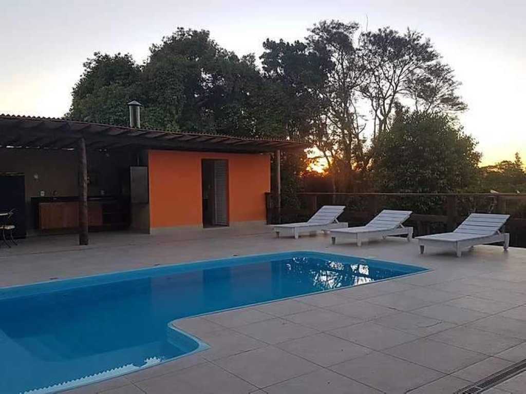 CASA ALTO PADRÃO. EM PORTO FELIZ. CHÁCARA S. GENARO, PISCINA, CHURRASQUEIRAS, CAMPO, 3 QUANTOS,  TUDO PRIVATIVO. COM WIFI  E CASEIRO PERT.