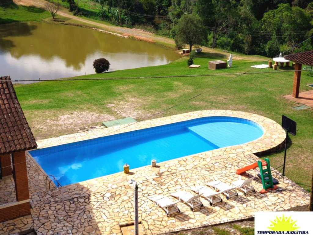 PISCINA EM ALVENÁRIA-SEDE ESTILO CASARÃO-LAGO-CAMPO DE FUTEBOL- SALÃO DE JOGOS -MESA AR-AERO HOCKEY