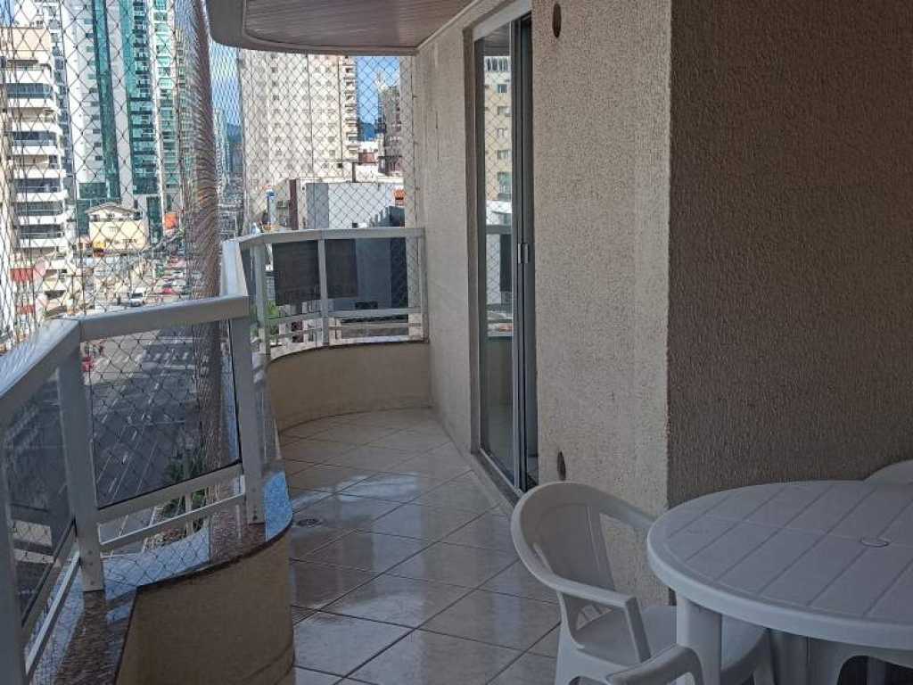 APARTAMENTO PRA TEMPORADA AO LADO SHOPPING  RUSSI RUSSI  EM ITAPEMA SC