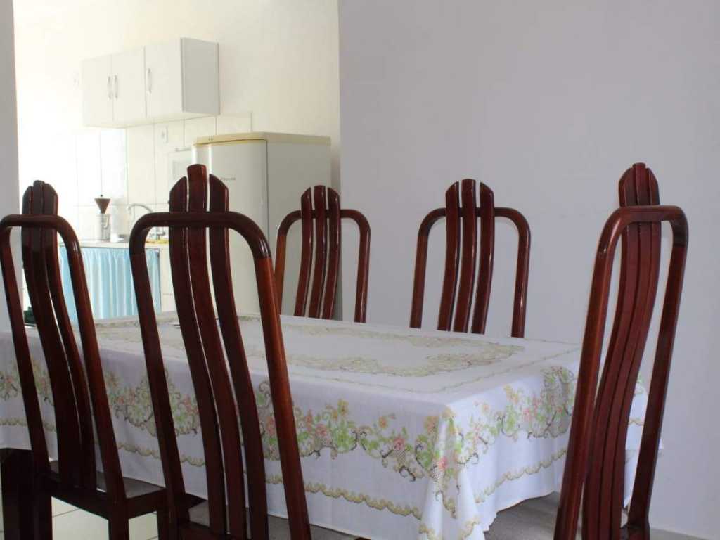 Apartamento de 2 Quartos Perto de Penedo