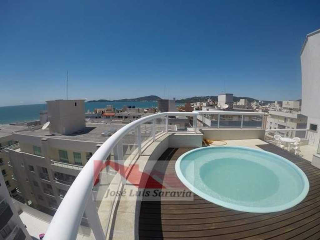 Cobertura com vista para o mar, com 3 suítes, 5 WC, deck com piscina e vista top!