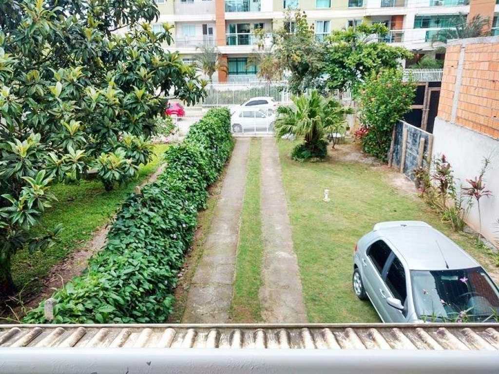 Linda casa com piscina na Praia Brava