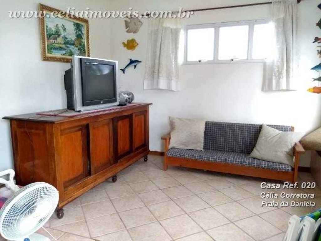 Casa a 180 m. da praia. 3 quartos