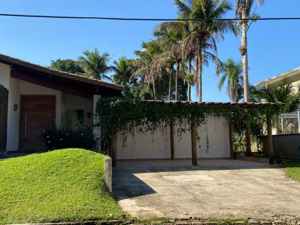 Linda casa na Praia Dura pertinho da praia!