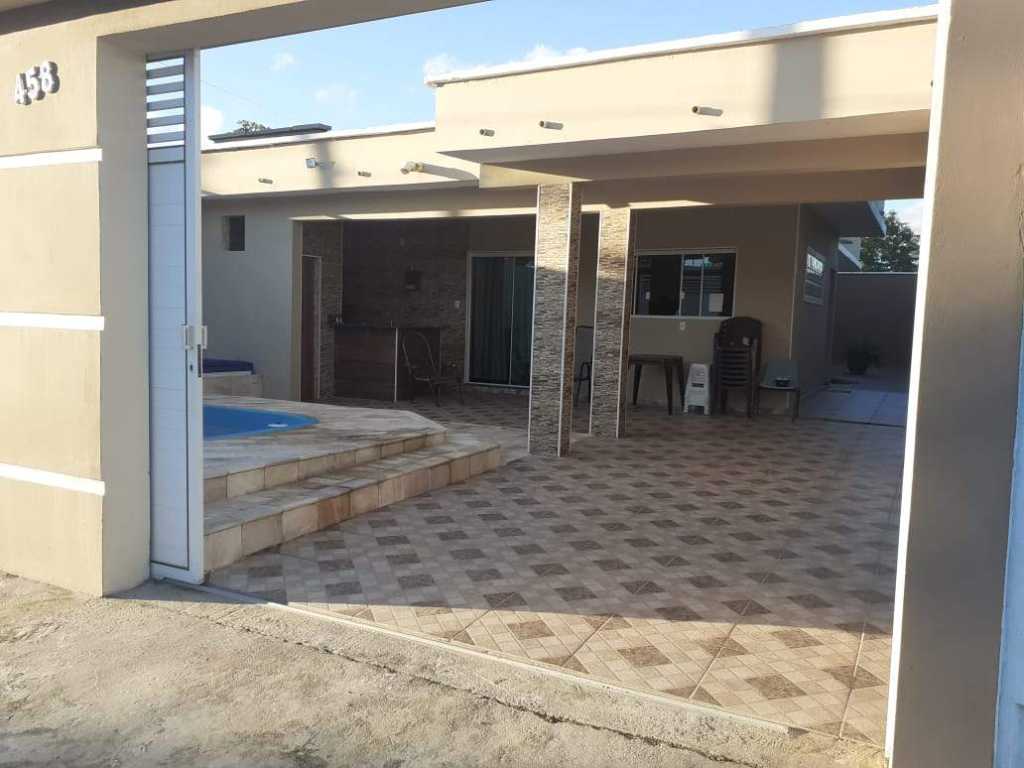 Casa com piscina ilha comprida