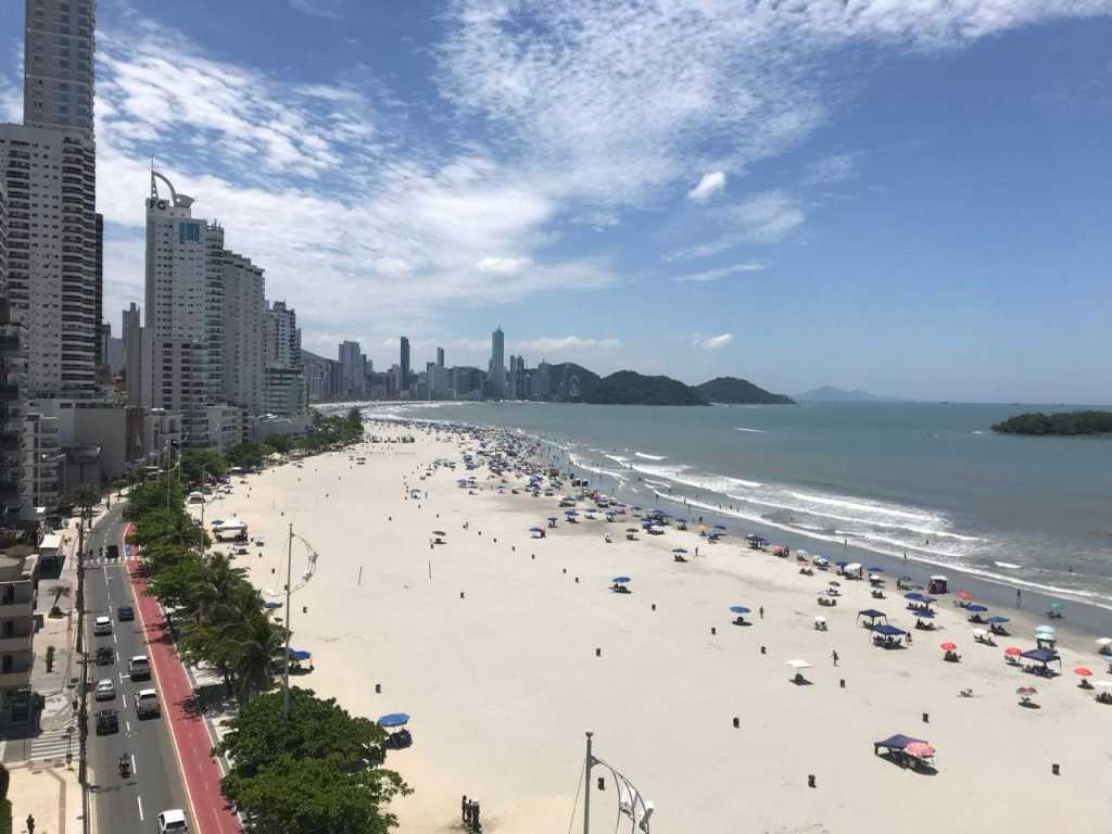 APARTAMENTO FRENTE MAR BALNEÁRIO CAMBORIÚ