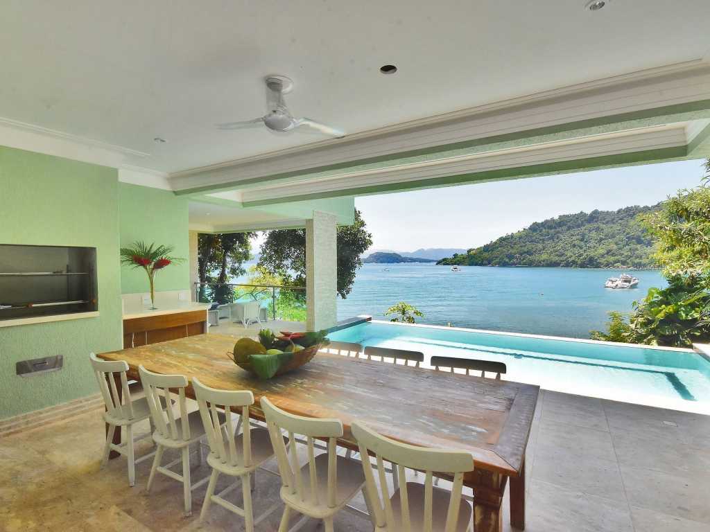 Ang013 - Sea front villa in Angra