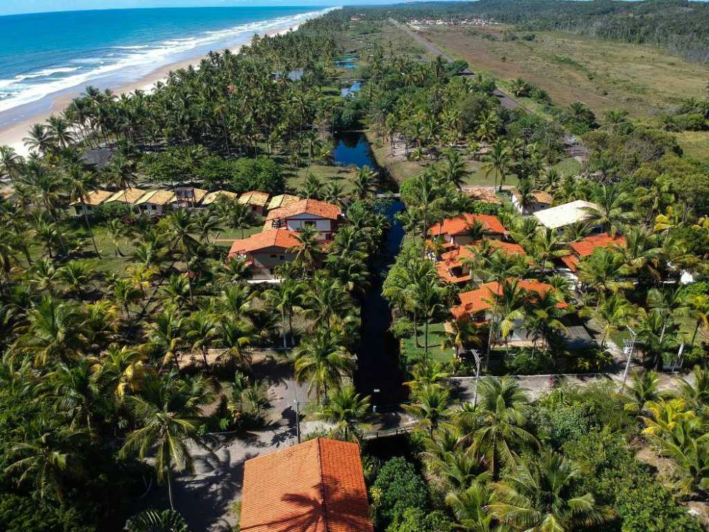 Casa Praia de Acuípe - a margem do rio Tororomba