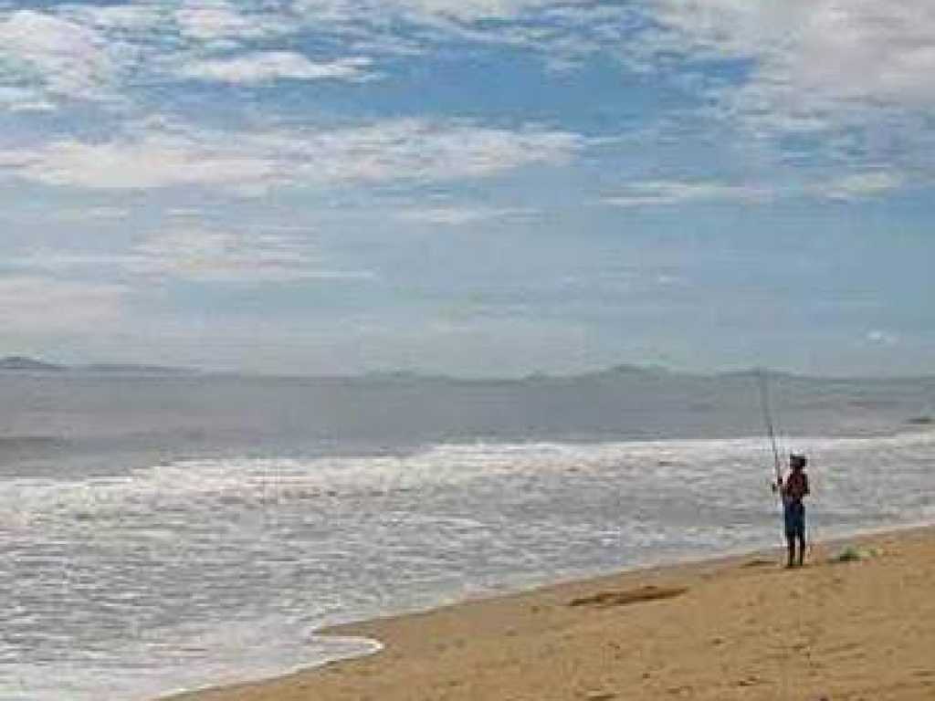 Casa de praia mobiliada no centro de unamar-Cabo frio/Rj