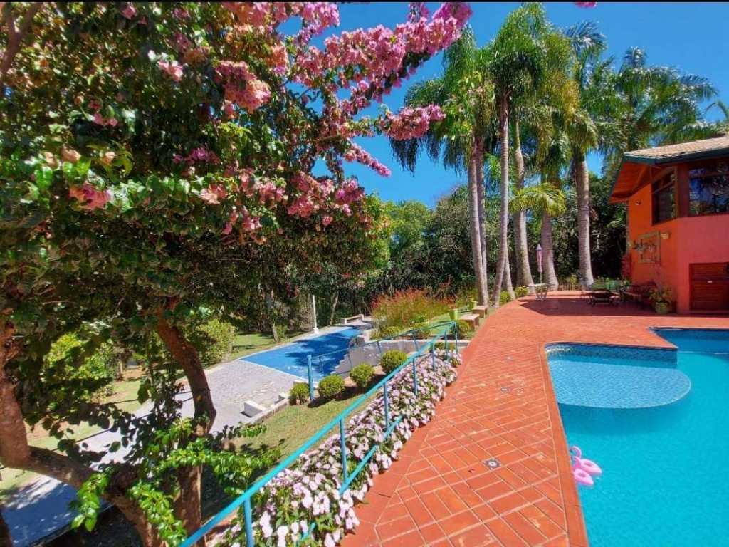 Casa com piscina em São Roque